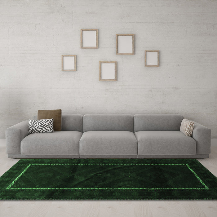 Machine Washable Persian Emerald Green Traditional Area Rugs in a Living Room,, wshtr2354emgrn