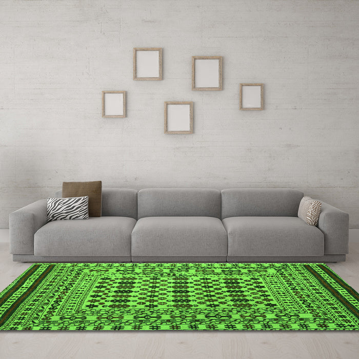 Machine Washable Persian Green Traditional Area Rugs in a Living Room,, wshtr2355grn