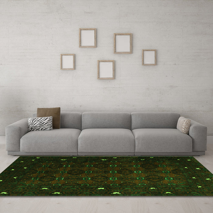 Machine Washable Persian Green Traditional Area Rugs in a Living Room,, wshtr2358grn