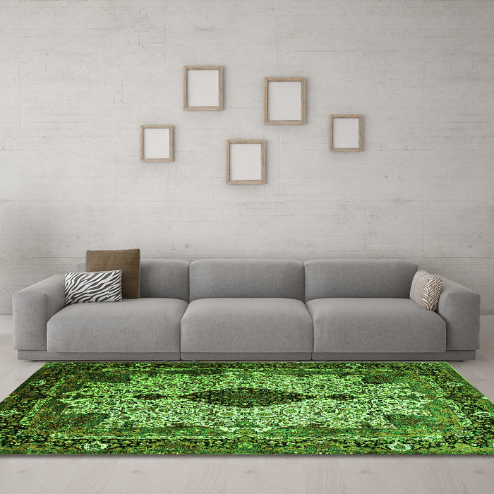 Machine Washable Medallion Green Traditional Area Rugs in a Living Room,, wshtr235grn