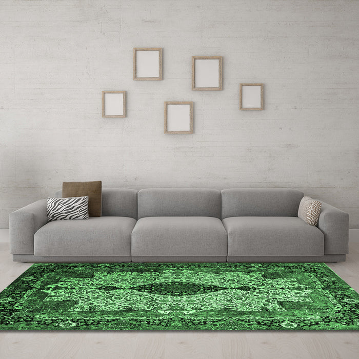 Machine Washable Medallion Emerald Green Traditional Area Rugs in a Living Room,, wshtr235emgrn