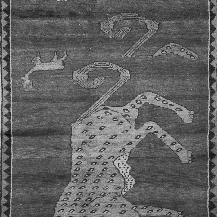 Serging Thickness of Machine Washable Animal Gray Traditional Rug, wshtr2361gry