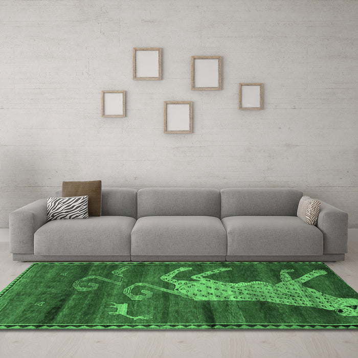 Machine Washable Animal Emerald Green Traditional Area Rugs in a Living Room,, wshtr2361emgrn
