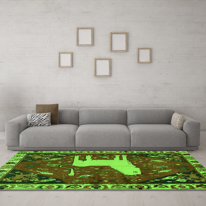 Machine Washable Persian Green Traditional Area Rugs in a Living Room,, wshtr2365grn