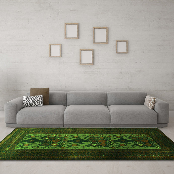 Machine Washable Persian Green Traditional Area Rugs in a Living Room,, wshtr2366grn