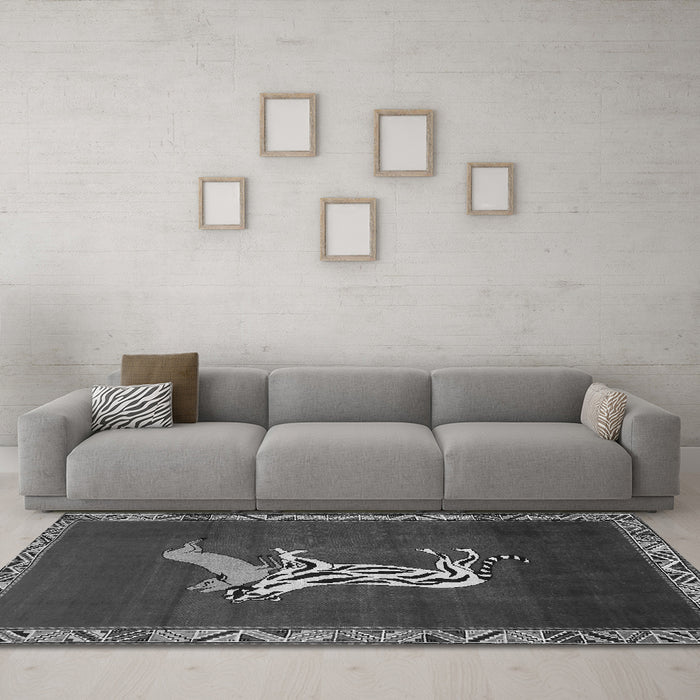 Machine Washable Animal Gray Traditional Rug in a Living Room,, wshtr2369gry