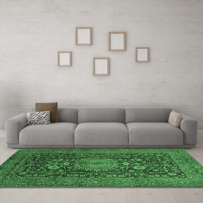 Machine Washable Medallion Emerald Green Traditional Area Rugs in a Living Room,, wshtr236emgrn