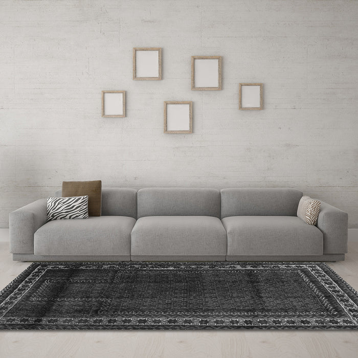 Machine Washable Persian Gray Traditional Rug in a Living Room,, wshtr2373gry