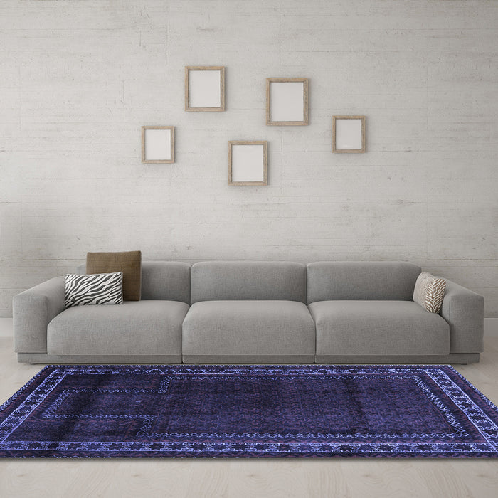 Machine Washable Persian Blue Traditional Rug in a Living Room, wshtr2373blu