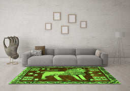 Machine Washable Animal Green Traditional Area Rugs in a Living Room,, wshtr2374grn