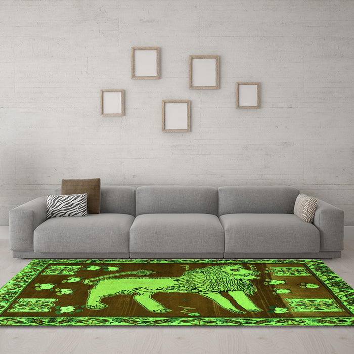 Machine Washable Animal Green Traditional Area Rugs in a Living Room,, wshtr2374grn