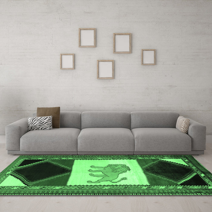 Machine Washable Animal Emerald Green Traditional Area Rugs in a Living Room,, wshtr2376emgrn