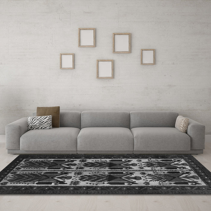 Machine Washable Persian Gray Traditional Rug in a Living Room,, wshtr2377gry