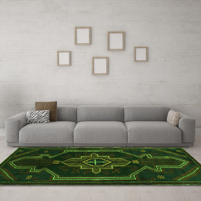 Machine Washable Persian Green Traditional Area Rugs in a Living Room,, wshtr2379grn