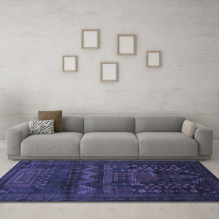 Machine Washable Persian Blue Traditional Rug in a Living Room, wshtr2381blu