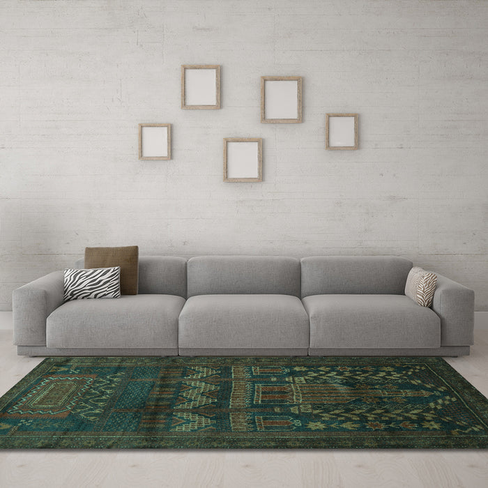 Machine Washable Persian Turquoise Traditional Area Rugs in a Living Room,, wshtr2381turq