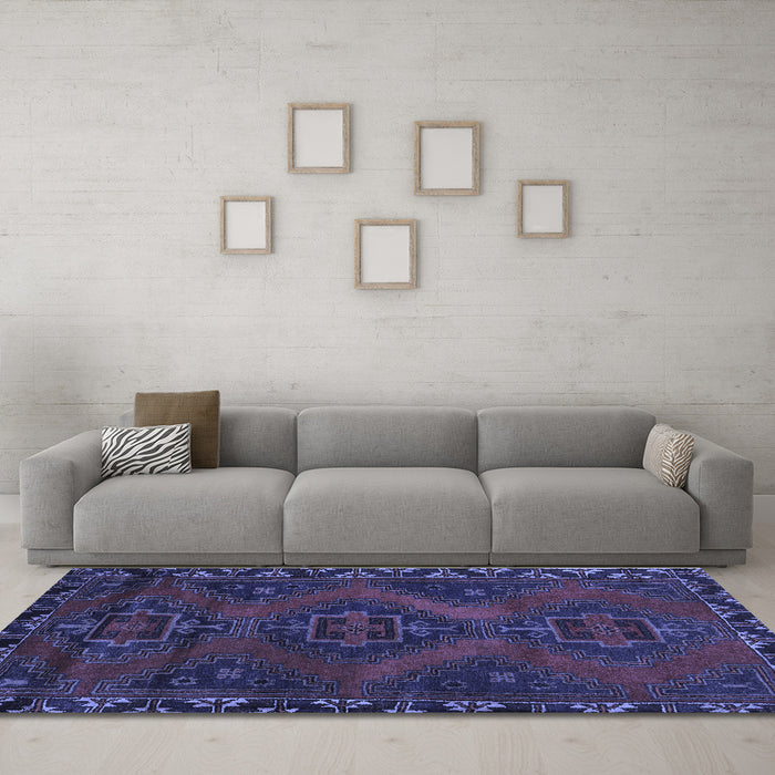 Machine Washable Persian Blue Traditional Rug in a Living Room, wshtr2383blu