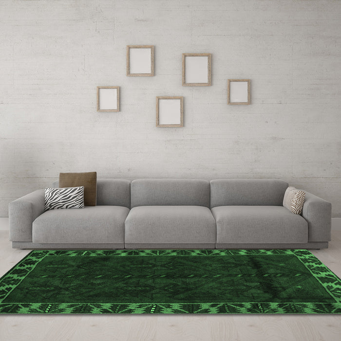 Machine Washable Persian Emerald Green Traditional Area Rugs in a Living Room,, wshtr2388emgrn
