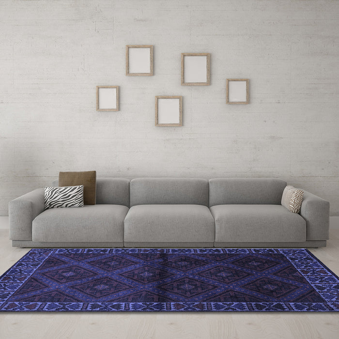 Machine Washable Persian Blue Traditional Rug in a Living Room, wshtr2389blu