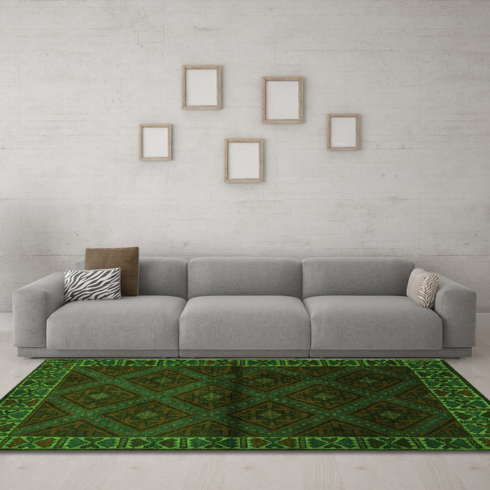 Machine Washable Persian Green Traditional Area Rugs in a Living Room,, wshtr2389grn