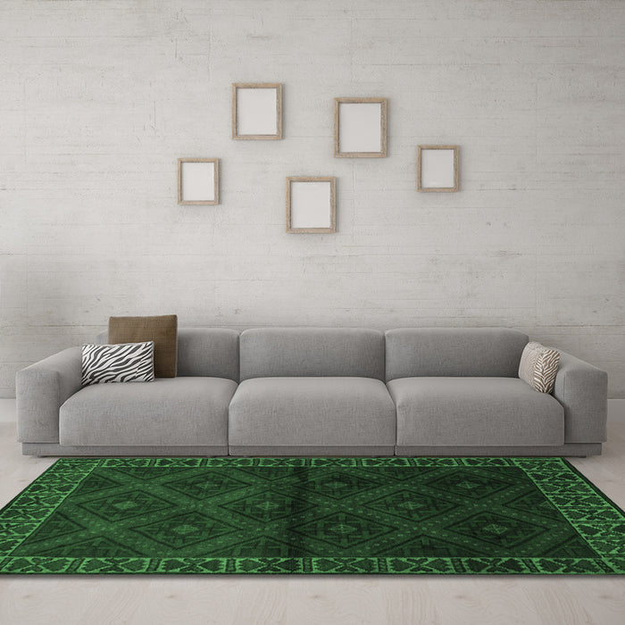 Machine Washable Persian Emerald Green Traditional Area Rugs in a Living Room,, wshtr2389emgrn