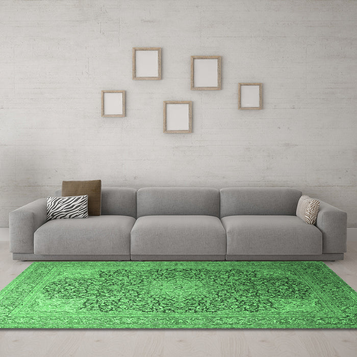 Machine Washable Medallion Emerald Green Traditional Area Rugs in a Living Room,, wshtr238emgrn