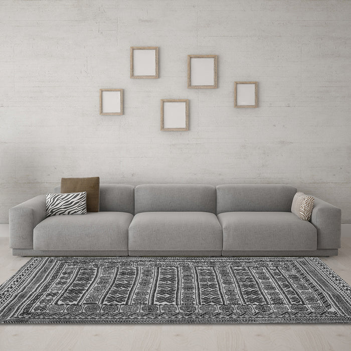 Machine Washable Persian Gray Traditional Rug in a Living Room,, wshtr2391gry