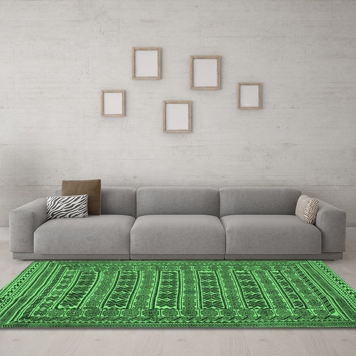 Machine Washable Persian Emerald Green Traditional Area Rugs in a Living Room,, wshtr2391emgrn
