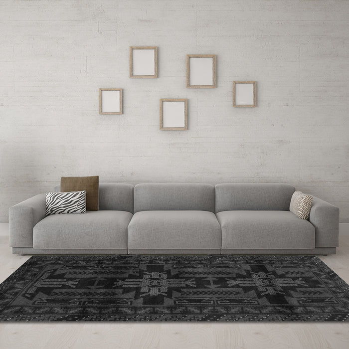 Machine Washable Persian Gray Traditional Rug in a Living Room,, wshtr2395gry