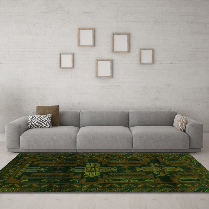 Machine Washable Persian Green Traditional Area Rugs in a Living Room,, wshtr2395grn