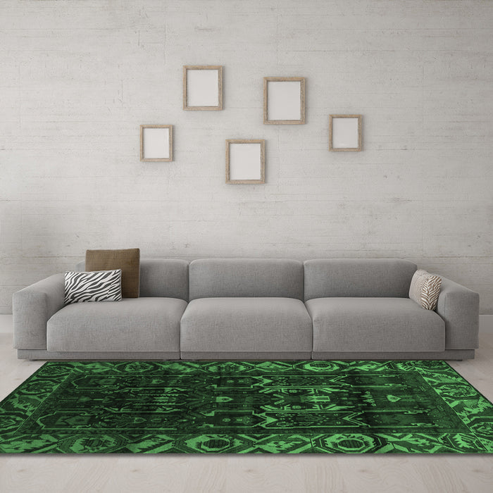 Machine Washable Persian Emerald Green Traditional Area Rugs in a Living Room,, wshtr2400emgrn