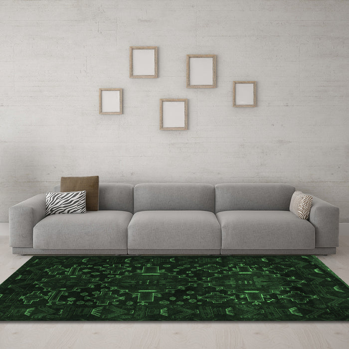 Machine Washable Persian Emerald Green Traditional Area Rugs in a Living Room,, wshtr2402emgrn