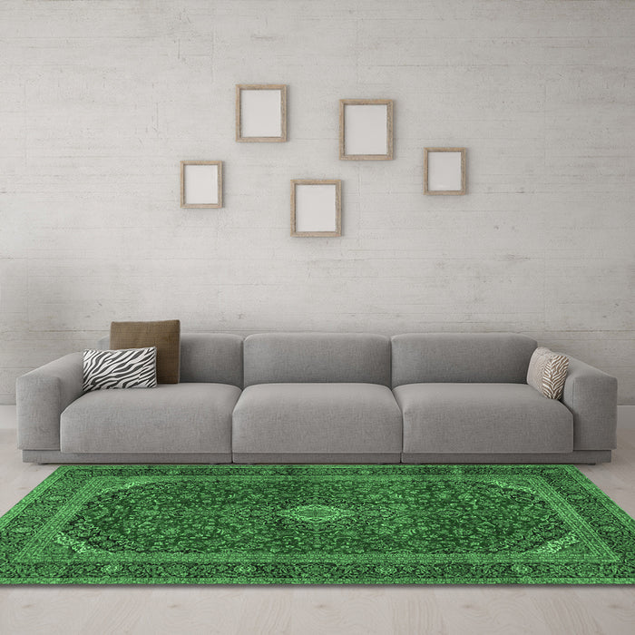 Machine Washable Medallion Emerald Green Traditional Area Rugs in a Living Room,, wshtr2407emgrn