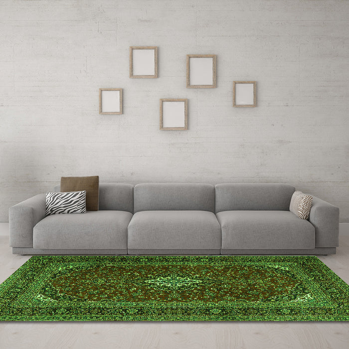 Machine Washable Medallion Green Traditional Area Rugs in a Living Room,, wshtr2410grn