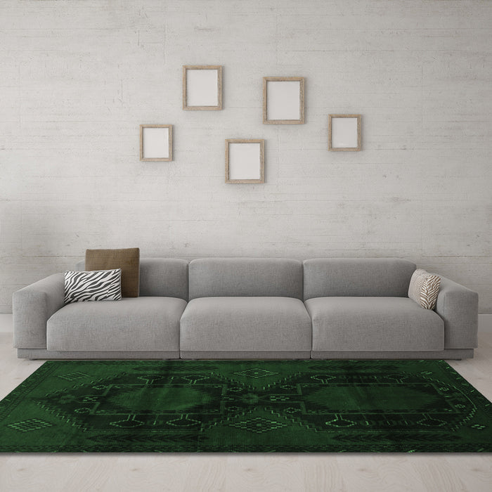 Machine Washable Persian Emerald Green Traditional Area Rugs in a Living Room,, wshtr2412emgrn