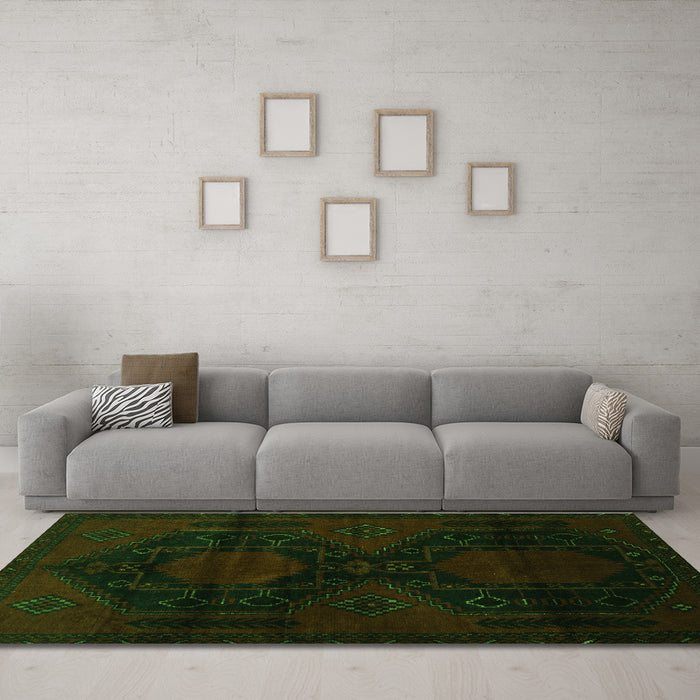 Machine Washable Persian Green Traditional Area Rugs in a Living Room,, wshtr2412grn
