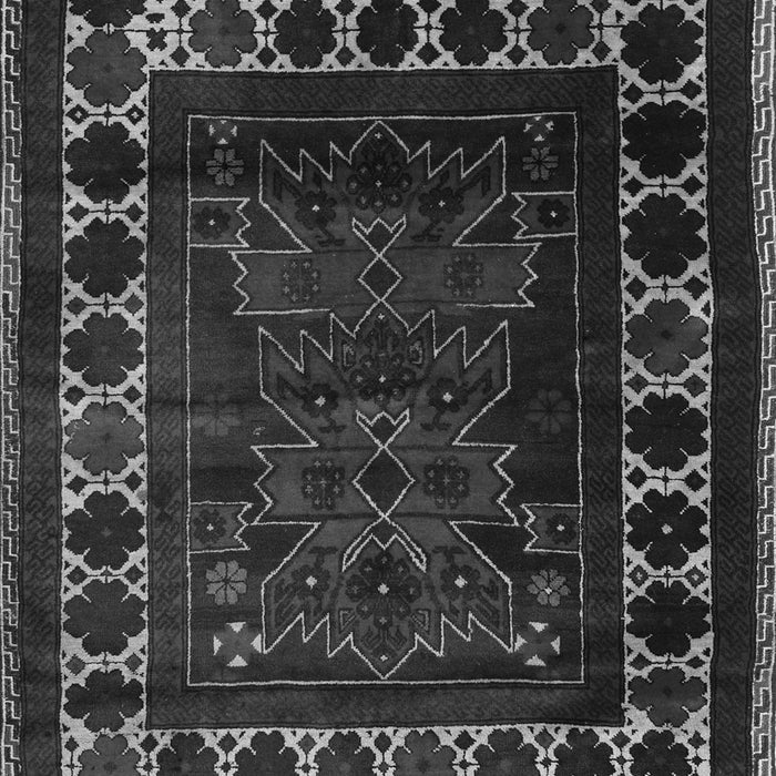 Serging Thickness of Machine Washable Persian Gray Traditional Rug, wshtr2414gry