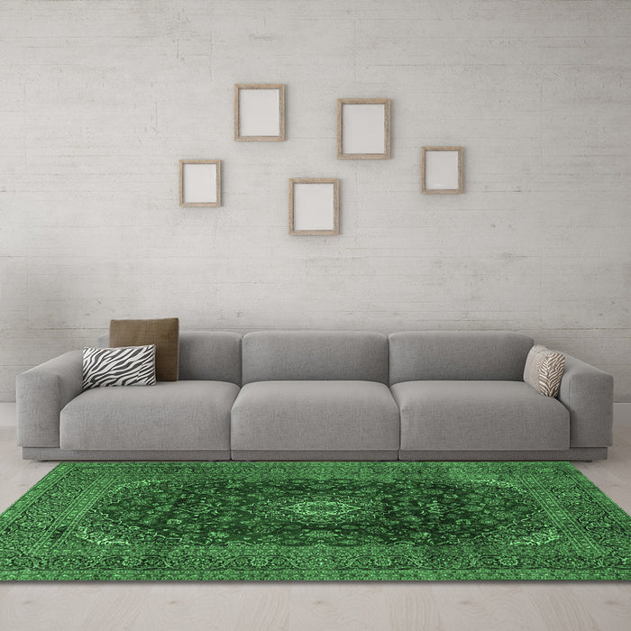 Machine Washable Medallion Emerald Green Traditional Area Rugs in a Living Room,, wshtr2416emgrn