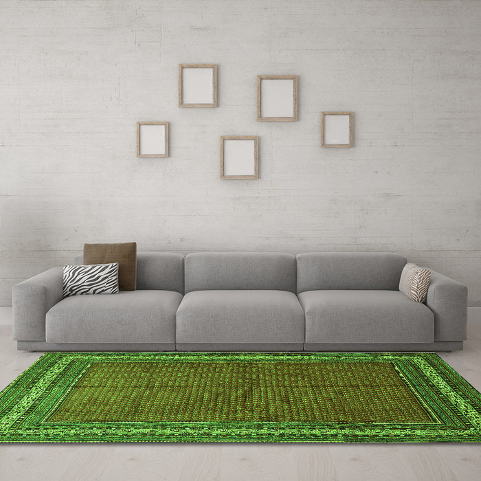 Machine Washable Persian Green Traditional Area Rugs in a Living Room,, wshtr2418grn