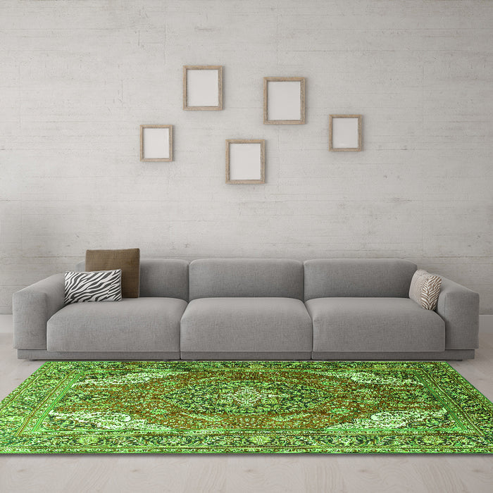 Machine Washable Persian Green Traditional Area Rugs in a Living Room,, wshtr241grn
