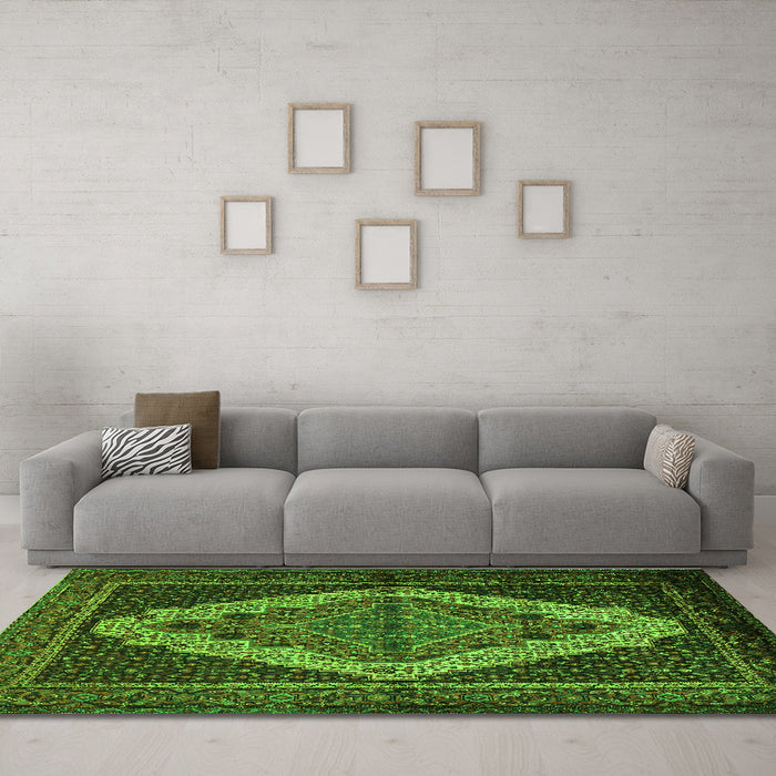 Machine Washable Persian Green Traditional Area Rugs in a Living Room,, wshtr2420grn