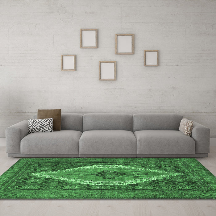 Machine Washable Medallion Emerald Green Traditional Area Rugs in a Living Room,, wshtr2421emgrn