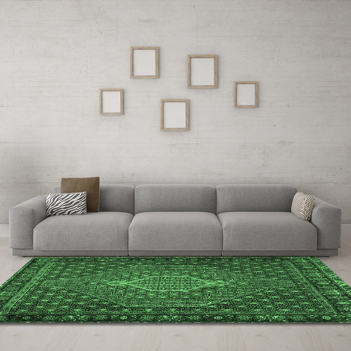 Machine Washable Persian Emerald Green Traditional Area Rugs in a Living Room,, wshtr2422emgrn