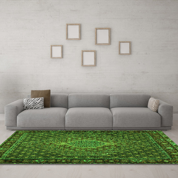 Machine Washable Persian Green Traditional Area Rugs in a Living Room,, wshtr2422grn