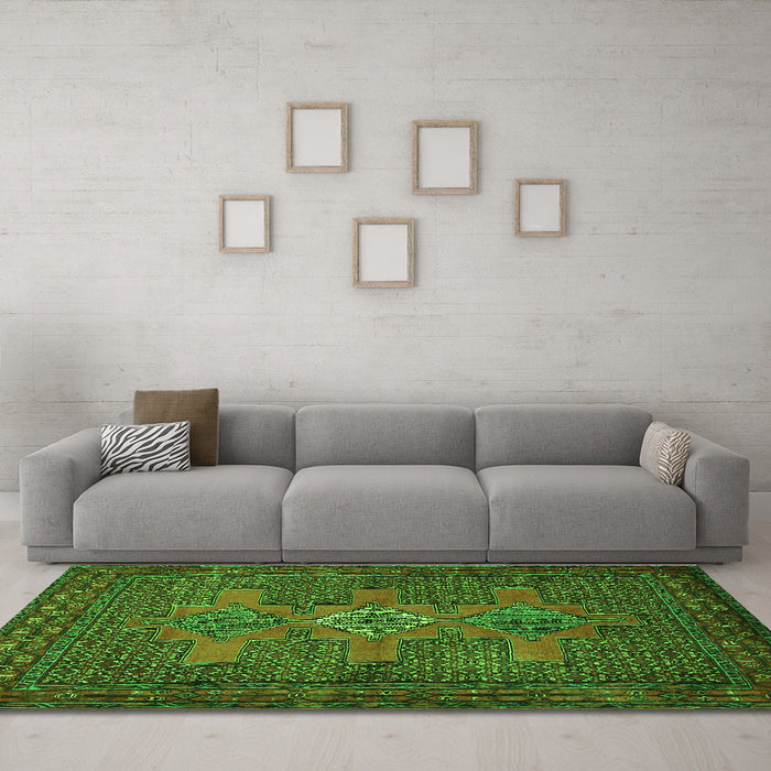 Machine Washable Persian Green Traditional Area Rugs in a Living Room,, wshtr2423grn