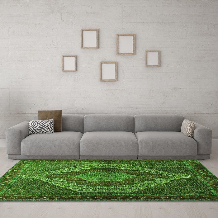 Machine Washable Persian Green Traditional Area Rugs in a Living Room,, wshtr2424grn