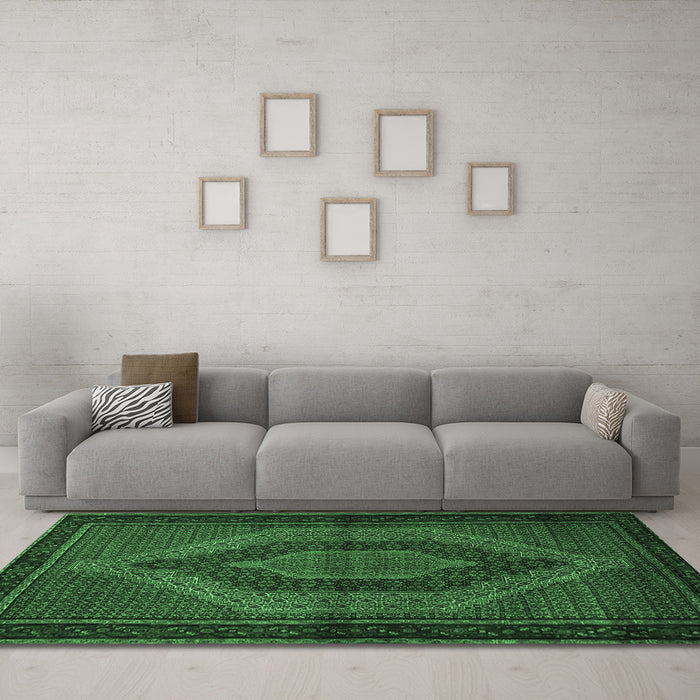 Machine Washable Persian Emerald Green Traditional Area Rugs in a Living Room,, wshtr2425emgrn