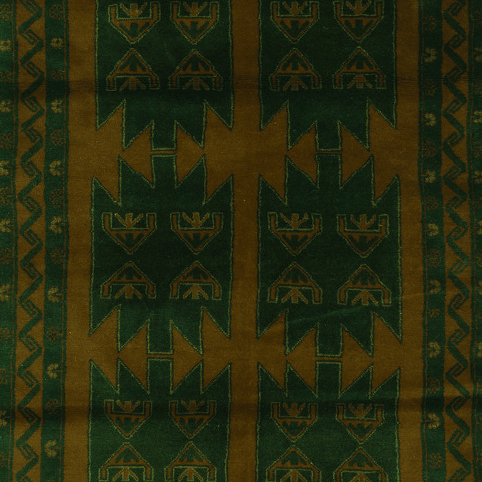 Serging Thickness of Machine Washable Persian Green Traditional Area Rugs, wshtr2428grn