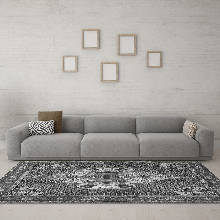 Machine Washable Persian Gray Traditional Rug in a Living Room,, wshtr2429gry