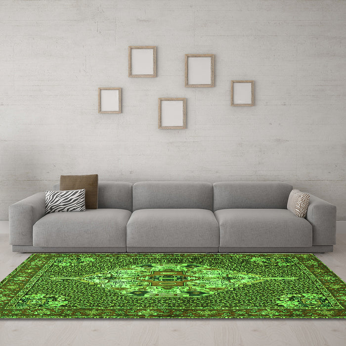 Machine Washable Persian Green Traditional Area Rugs in a Living Room,, wshtr2429grn